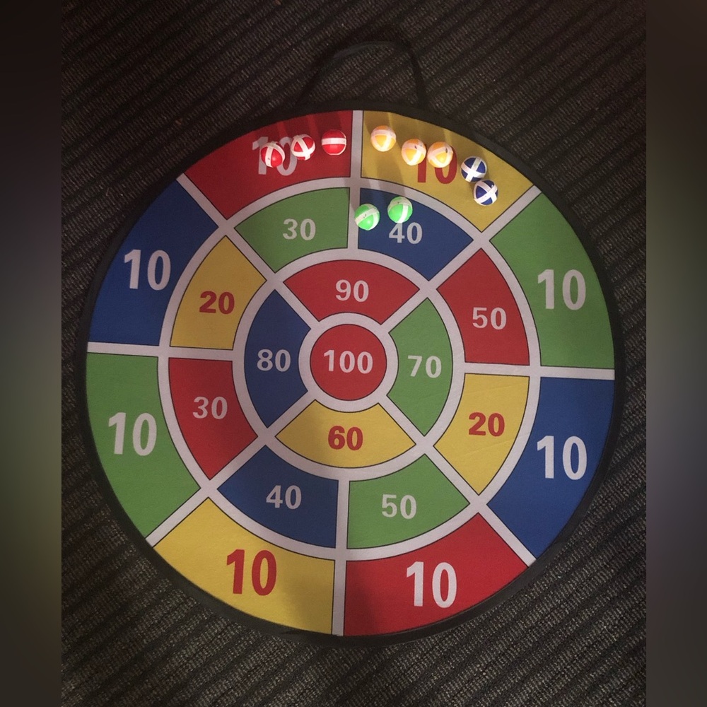 🏋️‍♂️ Velcro Ball Dartboard Game for Kids